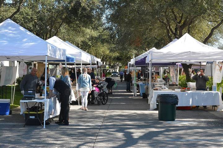Vacation rental for 14 people, with balcony and pool, with pets the Florida Panhandle