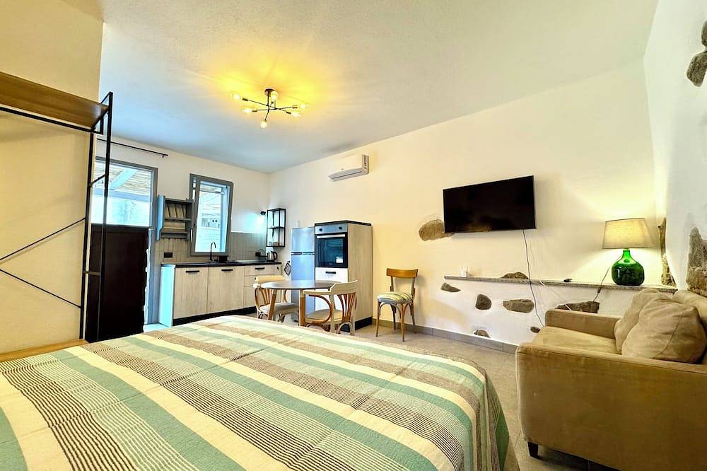 Entire apartment, \"La Corte Segreta Tiny\" in Bari Sardo, Ogliastra Province