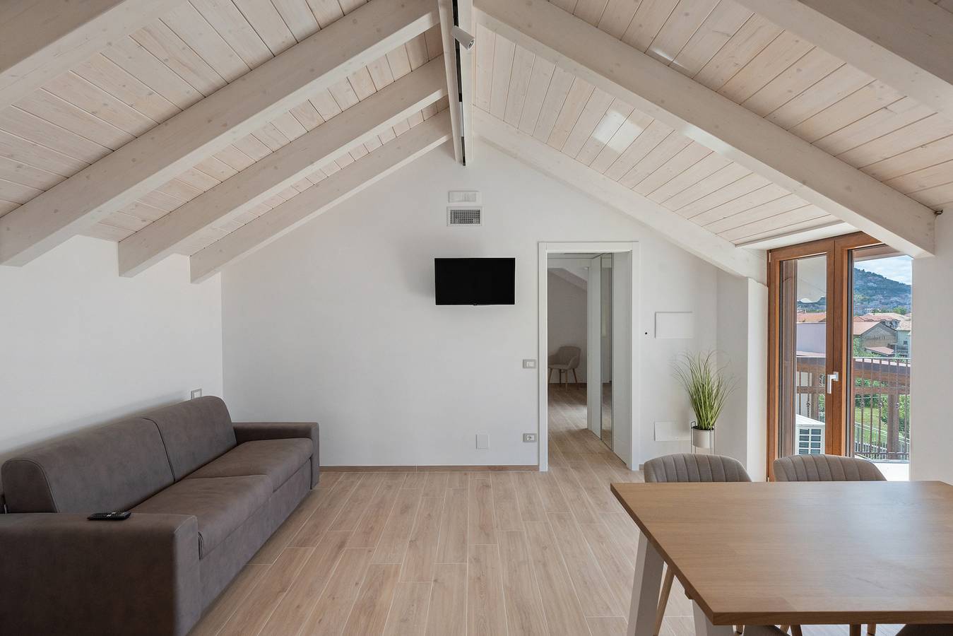 Ganze Wohnung, Gesamte Residenz mit 3 Apartments, Bergblick, Wlan und Klimaanlage in Pianillo, Agerola