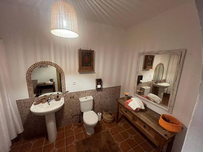 Chambre d’hôte pour 2 personnes, avec jardin et terrasse ainsi que piscine et vue à Arenas - 4