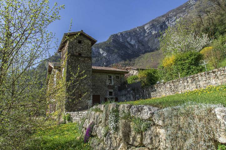 Gîte pour 5 personnes, avec terrasse à Veurey-Voroize