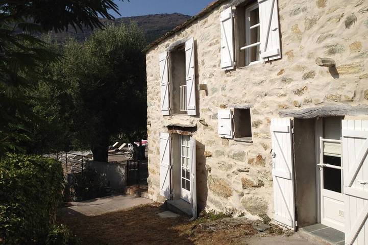 Cottage pour 6 personnes, avec jardin et terrasse dans Plage de Giottani