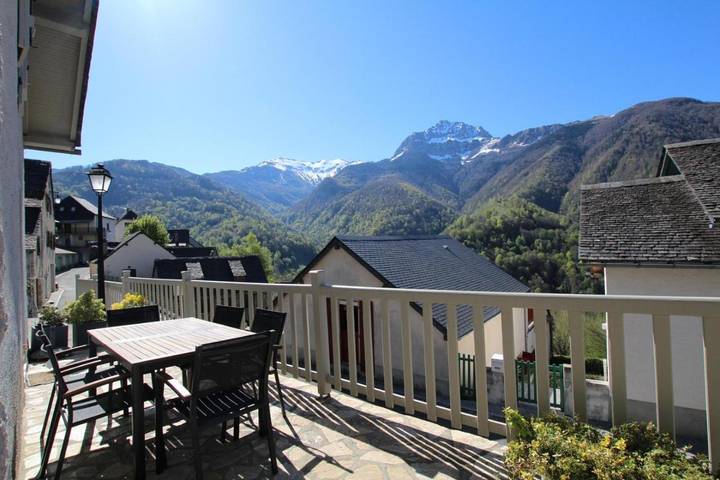 Location de vacances pour 6 personnes, avec terrasse, animaux acceptés à Aydius