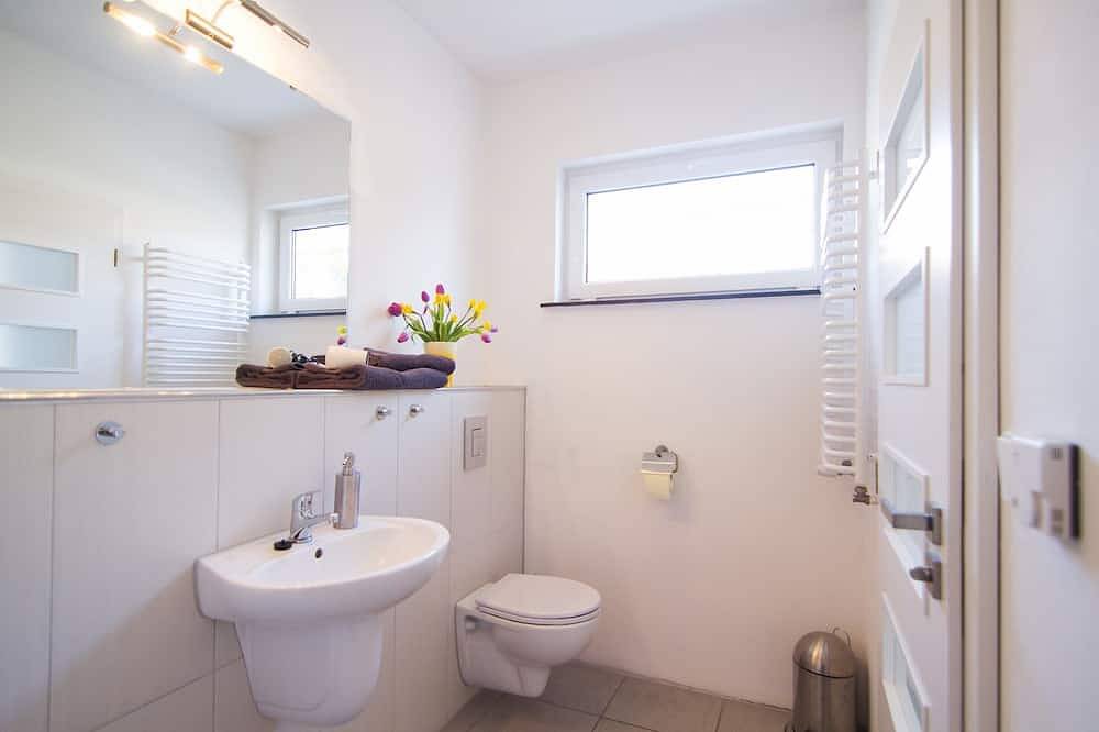 Apartamento entero, Apartamento de nueva construcción (en una zona tranquila, buenas conexiones de transporte, aparcamiento gratuito in Leipzig-Sureste, Leipzig