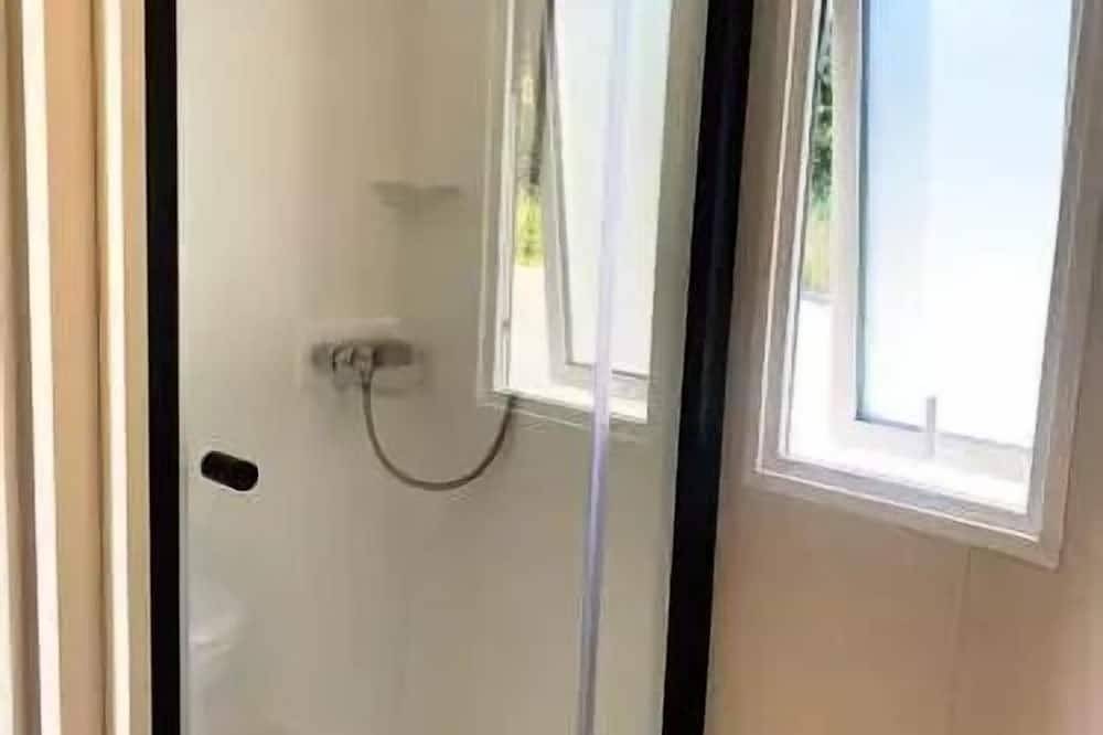 Cottage Bora 20m² - air-conditioned 3 persons in Pont-de-Poitte, Französischer Jura