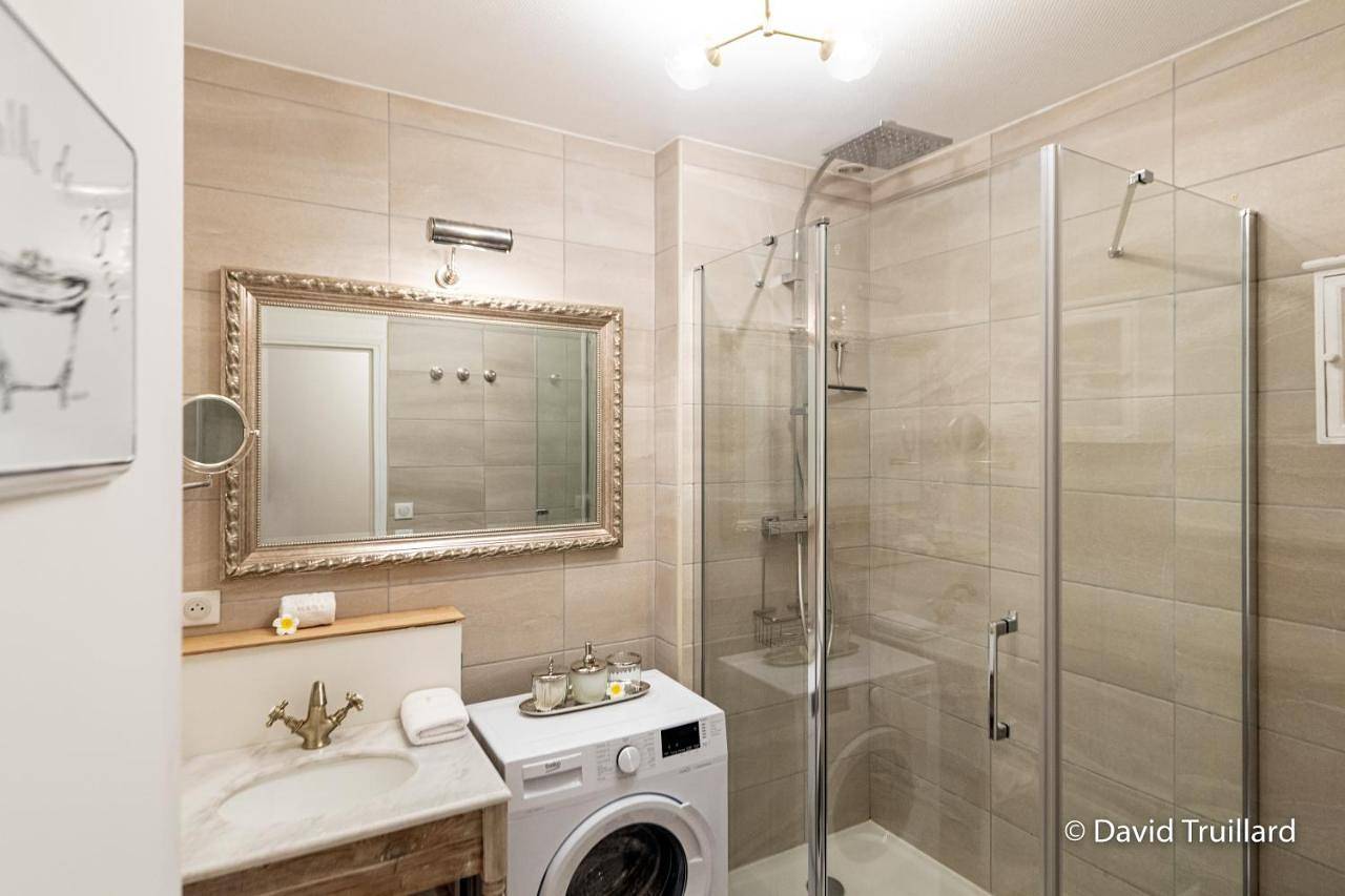 Appartement entier, Suites Mana - Matahina avec Vue Superbe sur la Place Ducale et Parking privé inclus in Charleville-Mézières, Ardennes