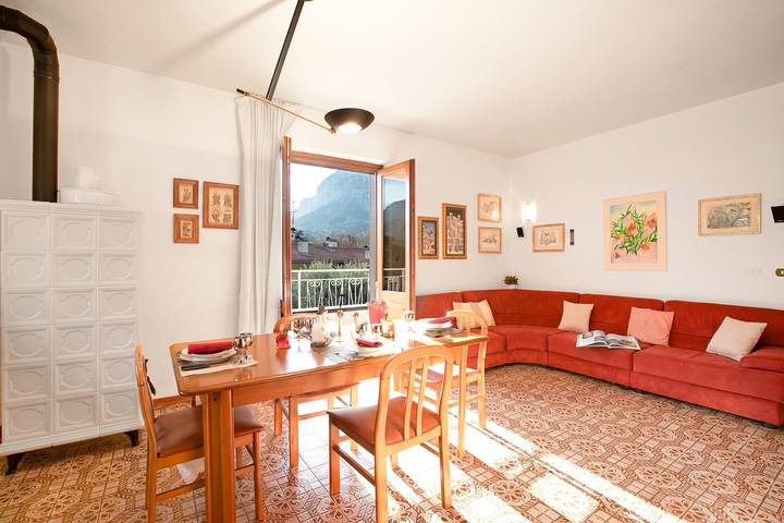 Ganze Wohnung, Albadros Olive Nest - Terrace, Balcony & Garden in Dro, Gardasee-Berge