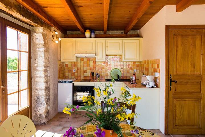 Casa de vacaciones «La Cabaña del Viñador» con piscina compartida, terraza privada y aire acondicionado in Donnazac, Región de Albi