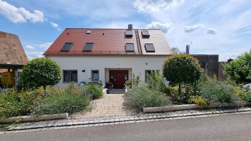 Ferienwohnung für 3 Personen, mit Balkon und Terrasse sowie Ausblick in Abenberg
