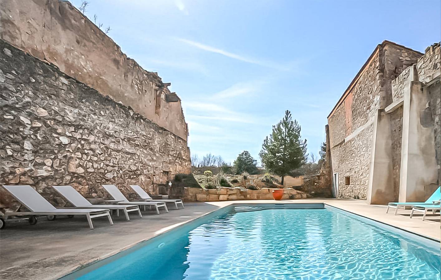 Charmant appartement de deux chambres avec piscine et vue panoramique près de la rivière La Berre in Portel-des-Corbières, Région de Narbonne