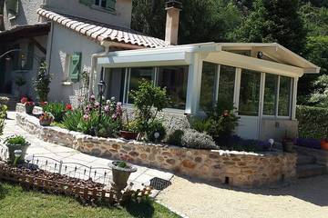 Location de vacances pour 4 personnes, avec jardin et piscine à Saint-Ambroix