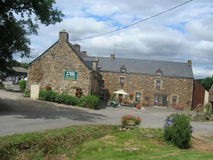 Location de vacances pour 3 personnes, avec Terrasse ainsi que Jardin et Vue à Saint-Gravé