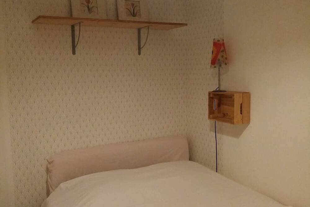 Bed and breakfast, quiet area near Orange, Vaucluse in Sérignan-du-Comtat, Vaucluse