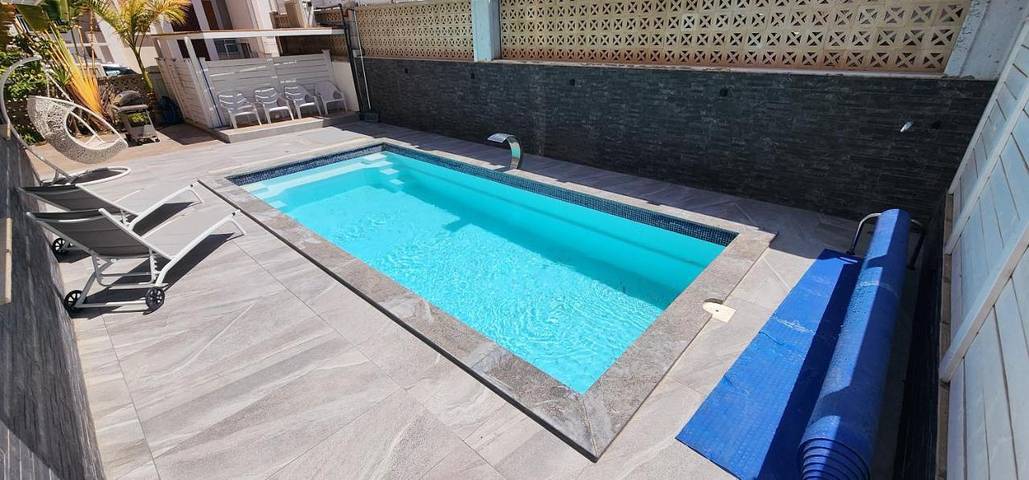 Apartamento de vacaciones para 10 personas, con balcón además de piscina y jardín - 1