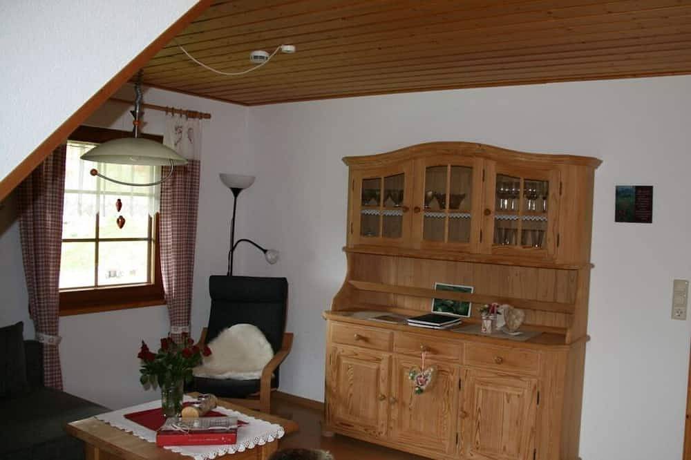 Ganze Wohnung, Angenehmes Ferienhaus mit Balkon in St. Peter, Südschwarzwald