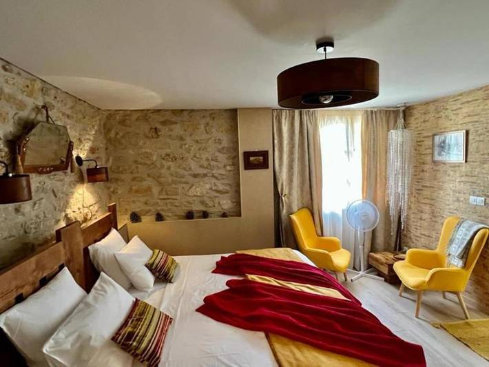 Chambre d’hôte pour 2 personnes, avec piscine ainsi que jardin et vue à Plavilla