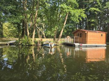 Bateau pour 4 personnes, avec jardin ainsi que terrasse et vue dans les Pays de la Loire
