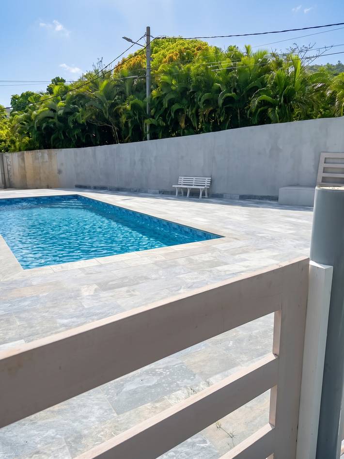 Ganze Wohnung, Appartement Le Marigot 26 m² mit Pool in Le Marigot, Martinique