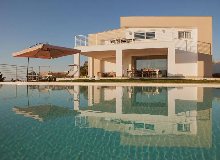 Villa per 12 persone, con Balcone e Idromassaggio nonché Terrazza e Giardino a Balestrate