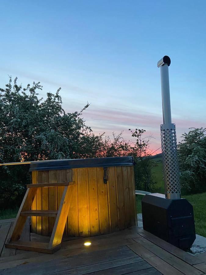 Nuit insolite en Tipi avec bain nordique privatif, petits déjeuners inclus in Médonville, Neufchâteau (Frankrijk)