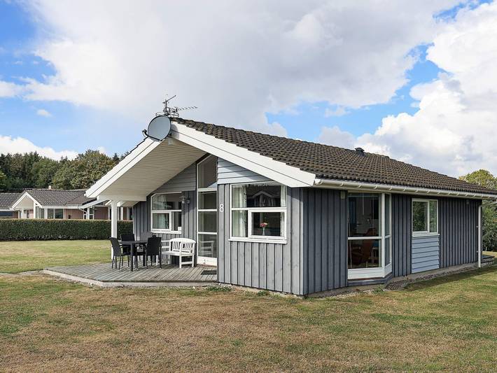 Feriehus for 6 personer, med Terrasse og Sauna i Spodsbjerg