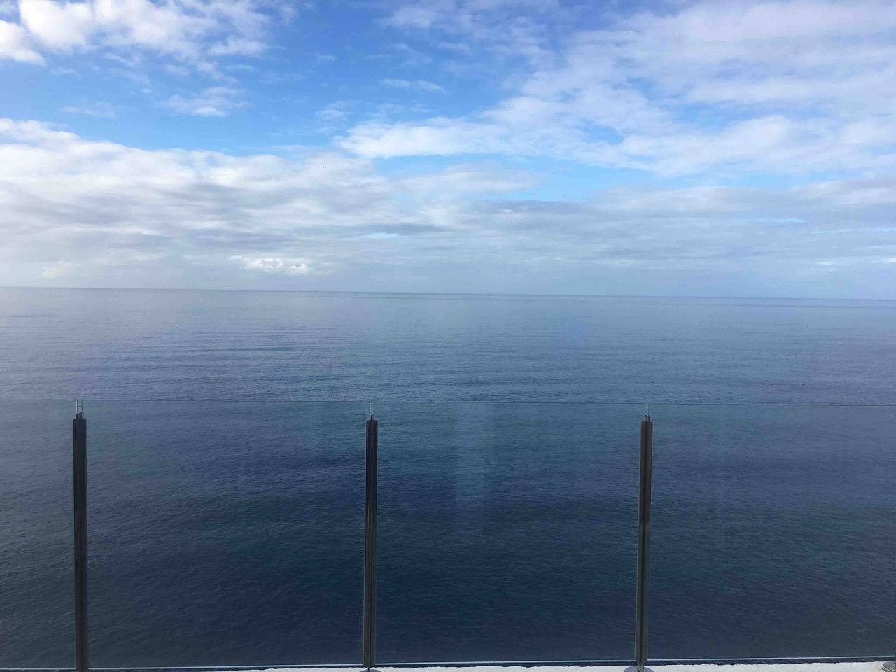 Ganze Wohnung, Urlaub 'Exclusive Views On Top Of The Ocean' mit Meerblick, privater Terrasse und Wi-Fi in Playa de los Roques, Los Realejos
