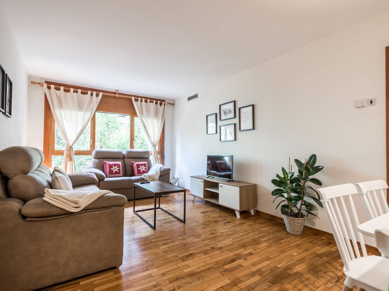 Ganze Wohnung, Gemütliche Wohnung für 6 in Baqueira mit einzigartigem Ski-Zugang in Baqueira, Naut Aran