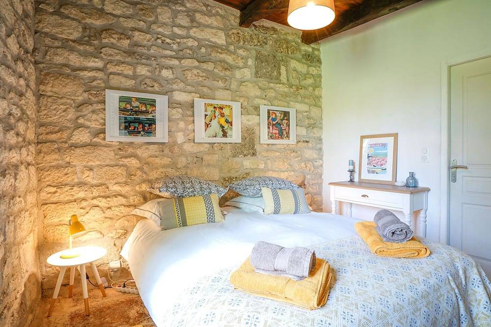 Belle Bastide de caractère, piscine privée et bain nordique chauffé, à Montcuq in Montcuq-en-Quercy-Blanc, Quercy