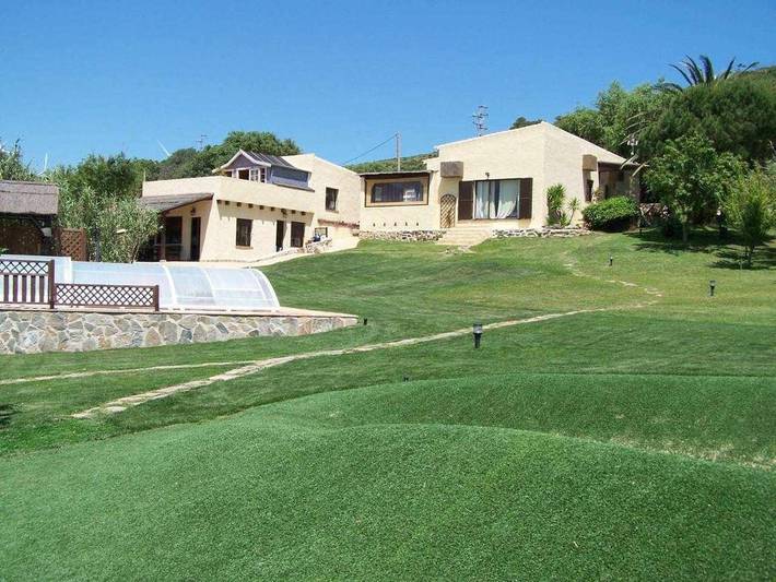 Chalet para 16 personas, con vistas además de piscina y jardín, Se admiten mascotas en Campo de Gibraltar - 2