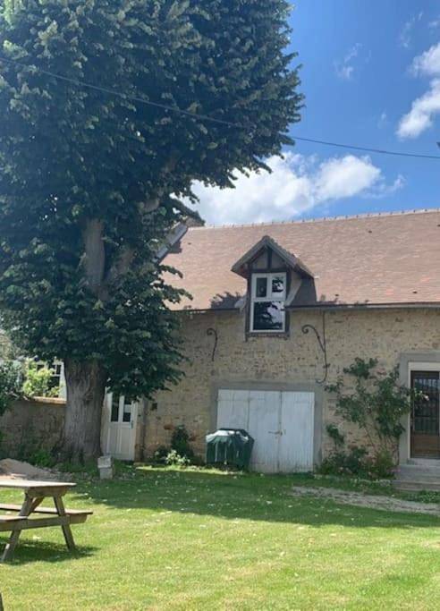 Gîte pour 6 personnes, avec jardin et vue, animaux acceptés à Chailly-en-Bière - 2