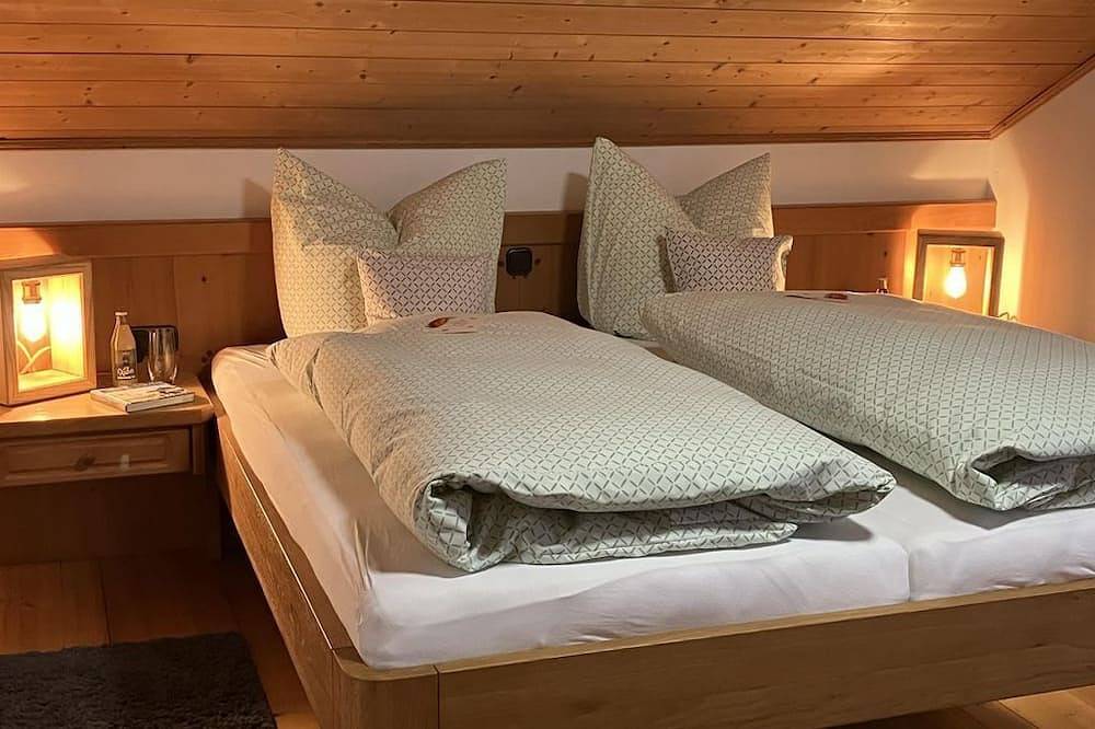 Ganze Wohnung, Ferienwohnung Zugspitz, 1 Schlafzi., Bad/Du/Wc - Kögel, Ferienhaus in Nesselwang, Bayerisch Schwaben