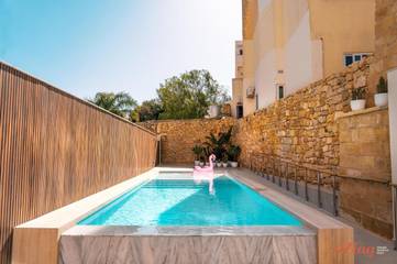 Maison d’hôte pour 2 personnes, avec piscine ainsi que terrasse et jacuzzi à San Giljan