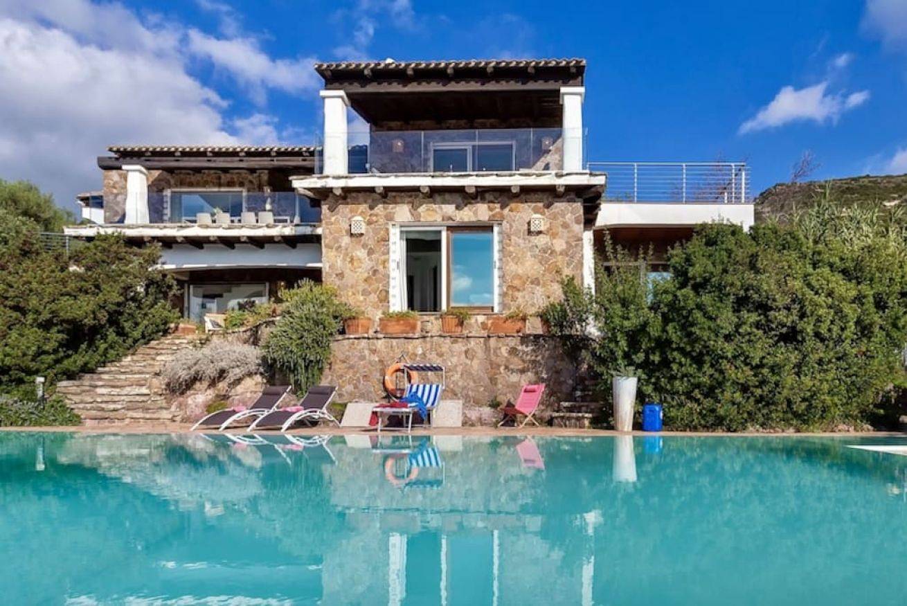 Villa Emmeline fronte mare, 5 camere, 6 bagni, infinity pool, Wifi in Alghero, Provincia di Sassari