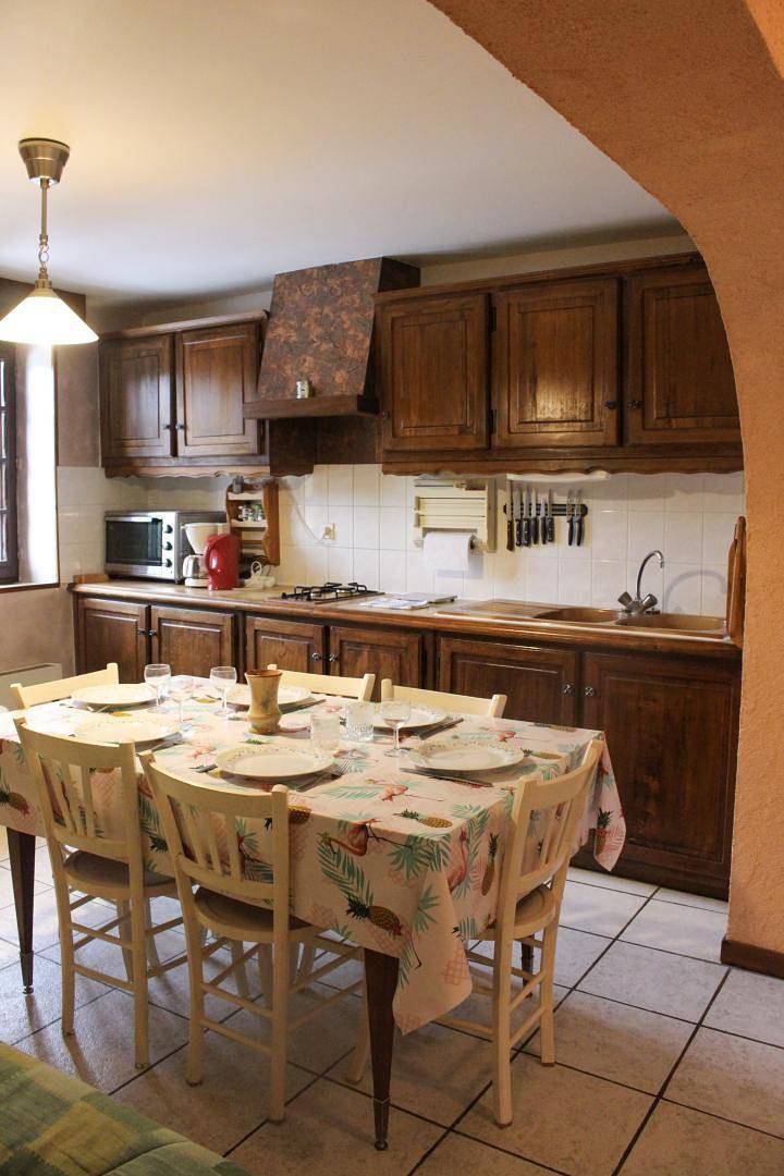 Gemütliches Ferienhaus mit eigenem Eingang, Garten & TV - 1,5km zum Stadtzentrum in Poligny (Hautes-Alpes), Nationalpark Écrins