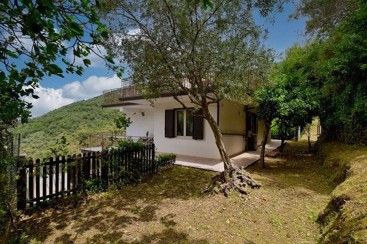 Villa per 6 persone, con giardino e idromassaggio in Gioiosa Marea