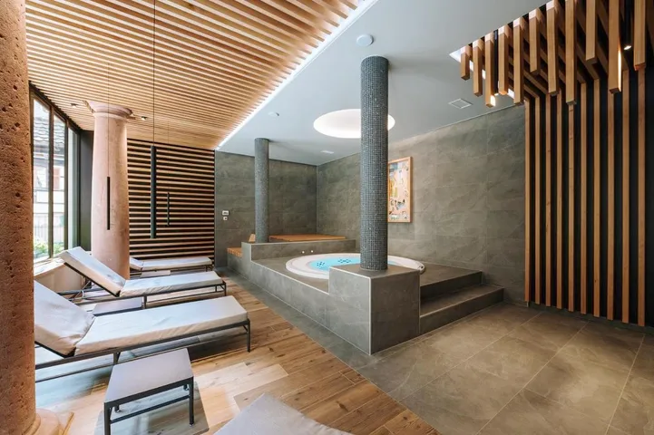 Hotel para 2 personas, con jacuzzi además de terraza y sauna - 1