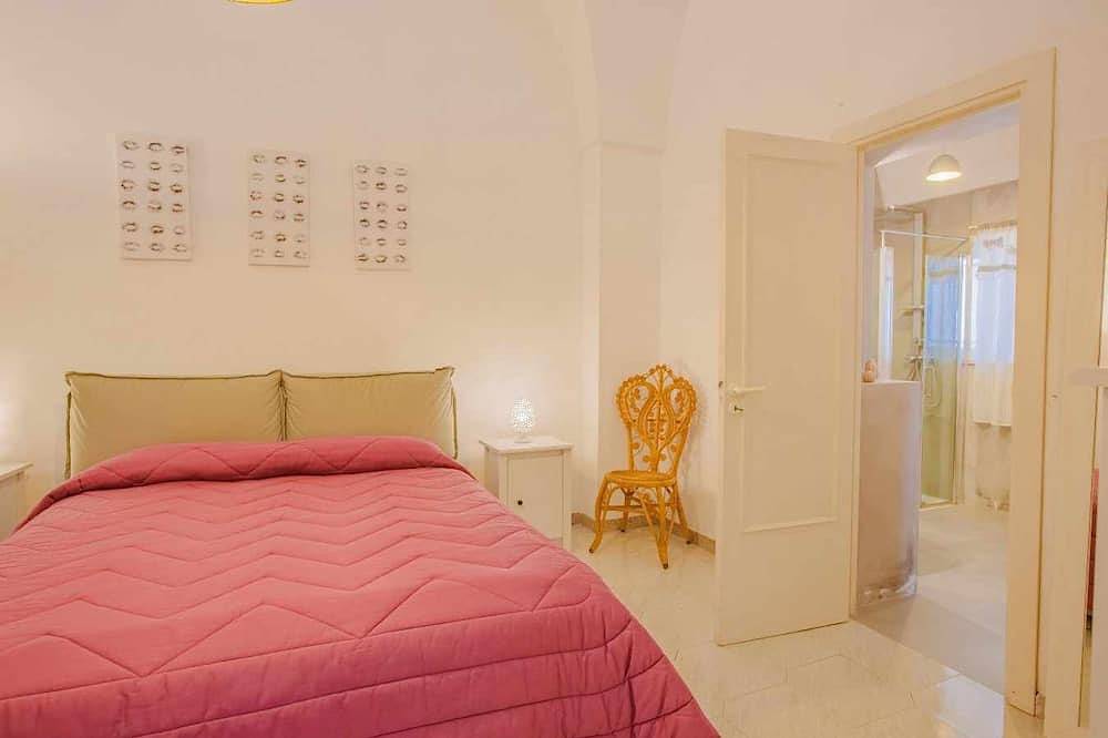 Appartamento intero, Typical house - near city center - private garden - 8 km to the beach in San Vito dei Normanni, Salento