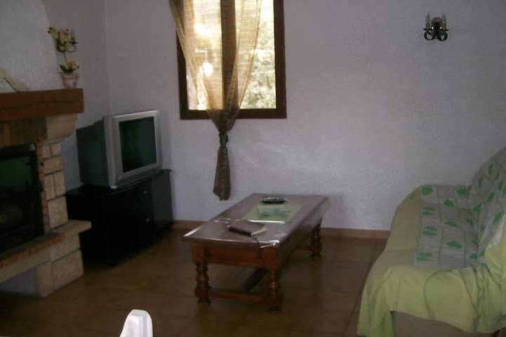 Gîte pour 5 personnes, avec piscine ainsi que balcon et jardin à Peymeinade - 4