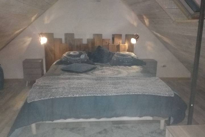 Location de vacances pour 2 personnes, avec jardin et terrasse à Commana - 2