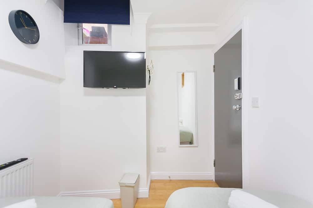 Comfortable Twin Room - Shared Bathroom - M in Camden, London