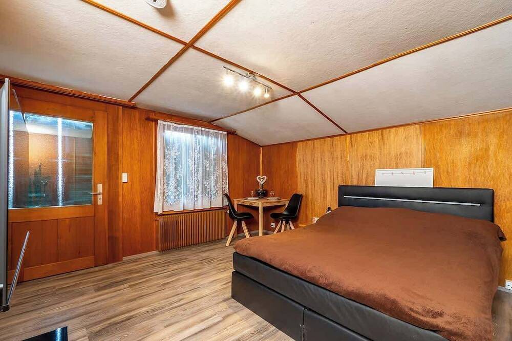 Ganze Wohnung, Chalet in der Natur | Küche | Parkplatz | Wlan in Spiez, Thunersee