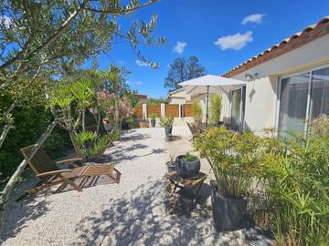 Gîte pour 4 personnes, avec jardin à Cébazan