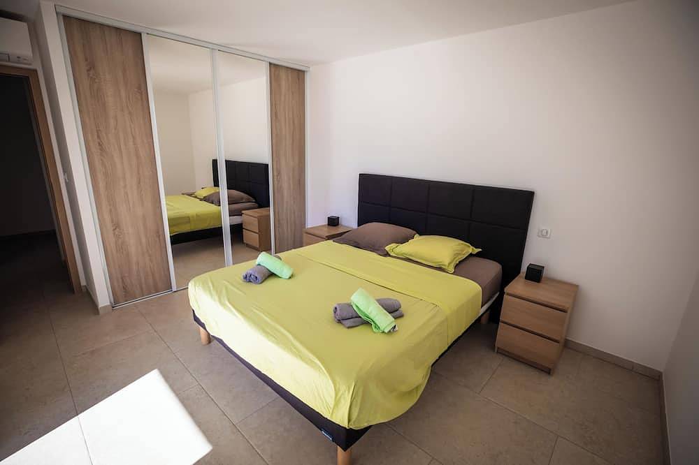 5-star architect-designed villa *****, swimming pool, walking distance to beach in Campomoro, Belvédère-Campomoro