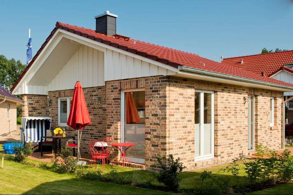Strandnahes Ferienhaus für 4 Personen mit Kamin und Sauna in Pelzerhaken an der Ostsee in Südstrand Pelzerhaken, Ostholstein