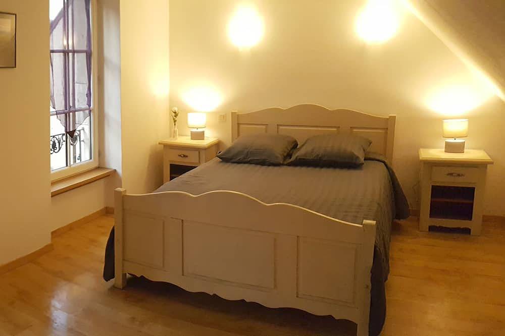 Entire apartment, Grand T3 in the heart of the city and close to the Museum Soulages in Rodez, Massif Central