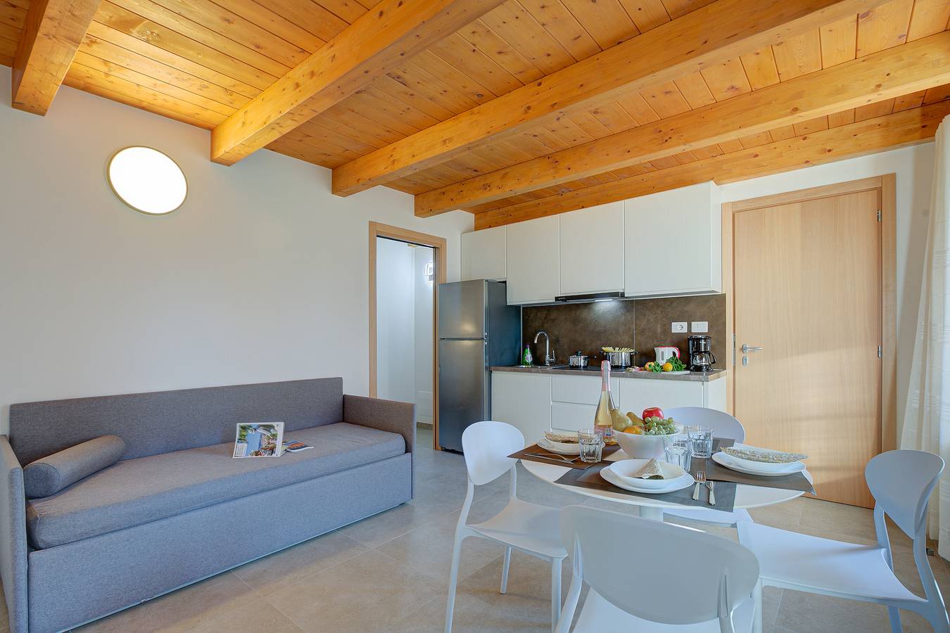 Ganze Wohnung, Residenza Lugana Pool & Garden in Peschiera Apt 3 in Peschiera del Garda, Gardasee-Berge