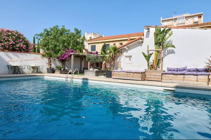 Hôtel pour 3 personnes, avec piscine et jardin, animaux acceptés