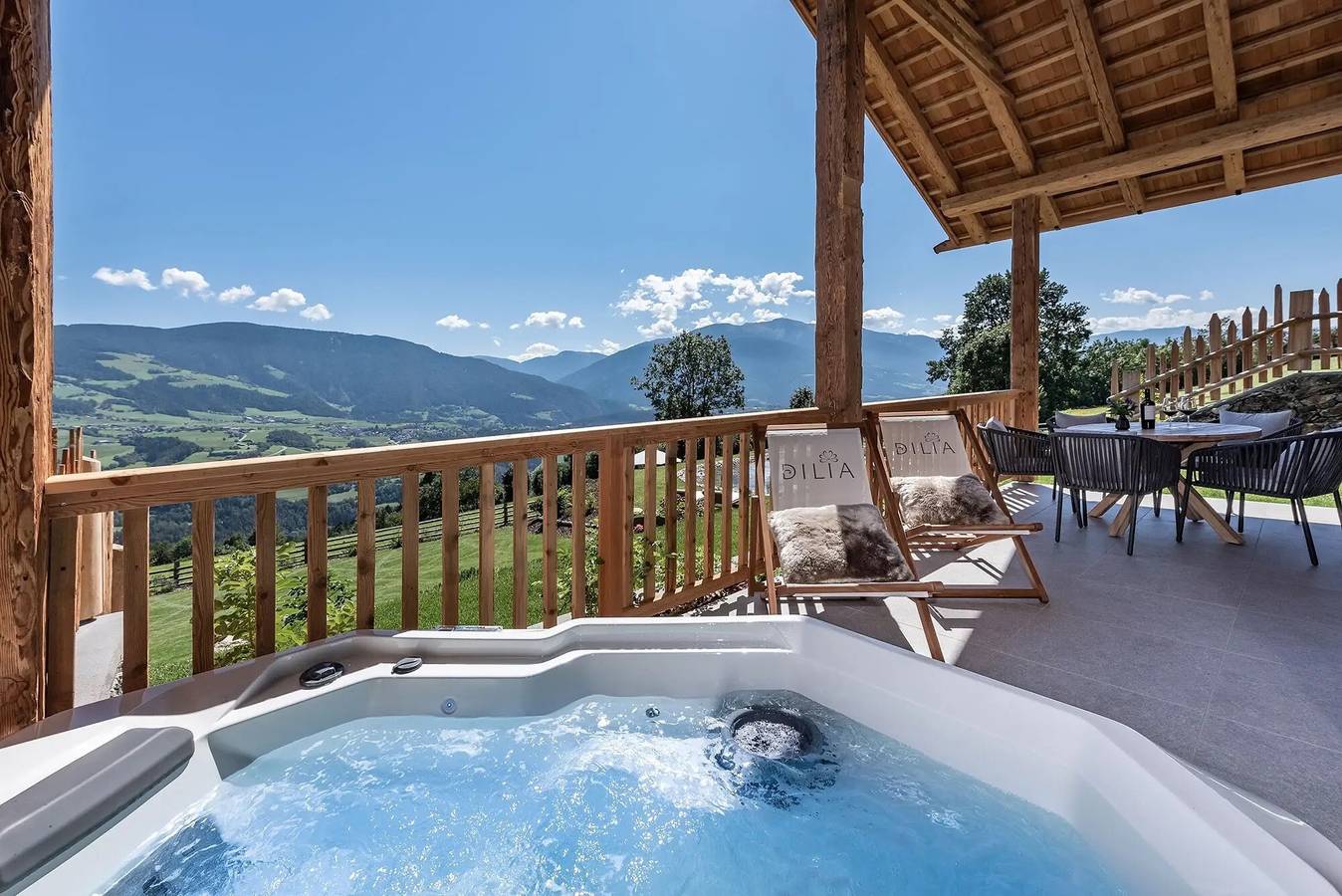 Ganze Wohnung, Chalet Sunrise mit Bergblick, Sauna, Whirlpool und Wlan in Spinges, Mühlbach