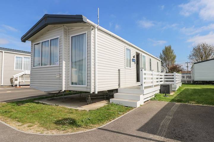 Holiday rental for 6 people, with pool and garden, with pets in Bognor Regis