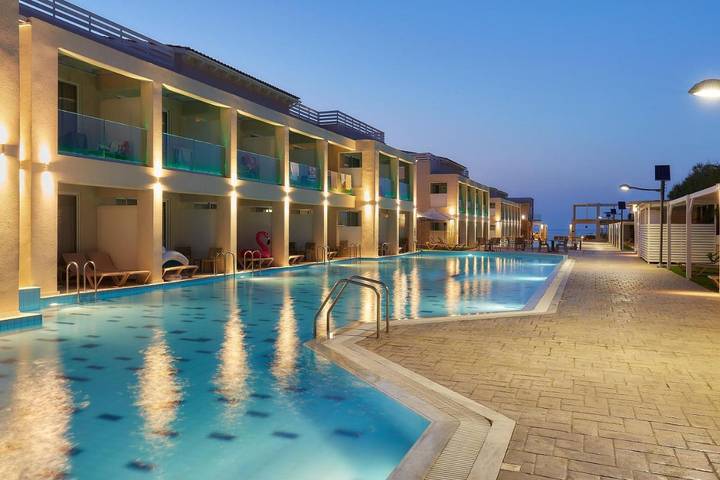 Hôtel pour 2 personnes, avec piscine ainsi que sauna et terrasse